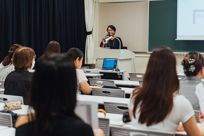 ⽇本⼥⼦⼤学にて社⻑室兼経営企画室 加藤道恵が「おしゃれとファッションの今後」をテーマに講義・ワークショップを実施